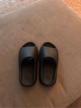 Yeezy Slides